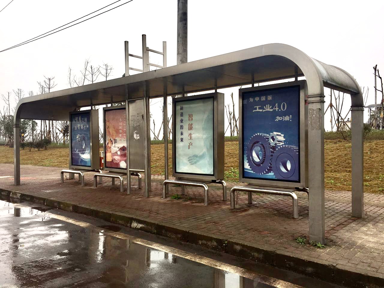 【鑫泰來候車亭】重慶市永川區(qū)不銹鋼公交站棚完工